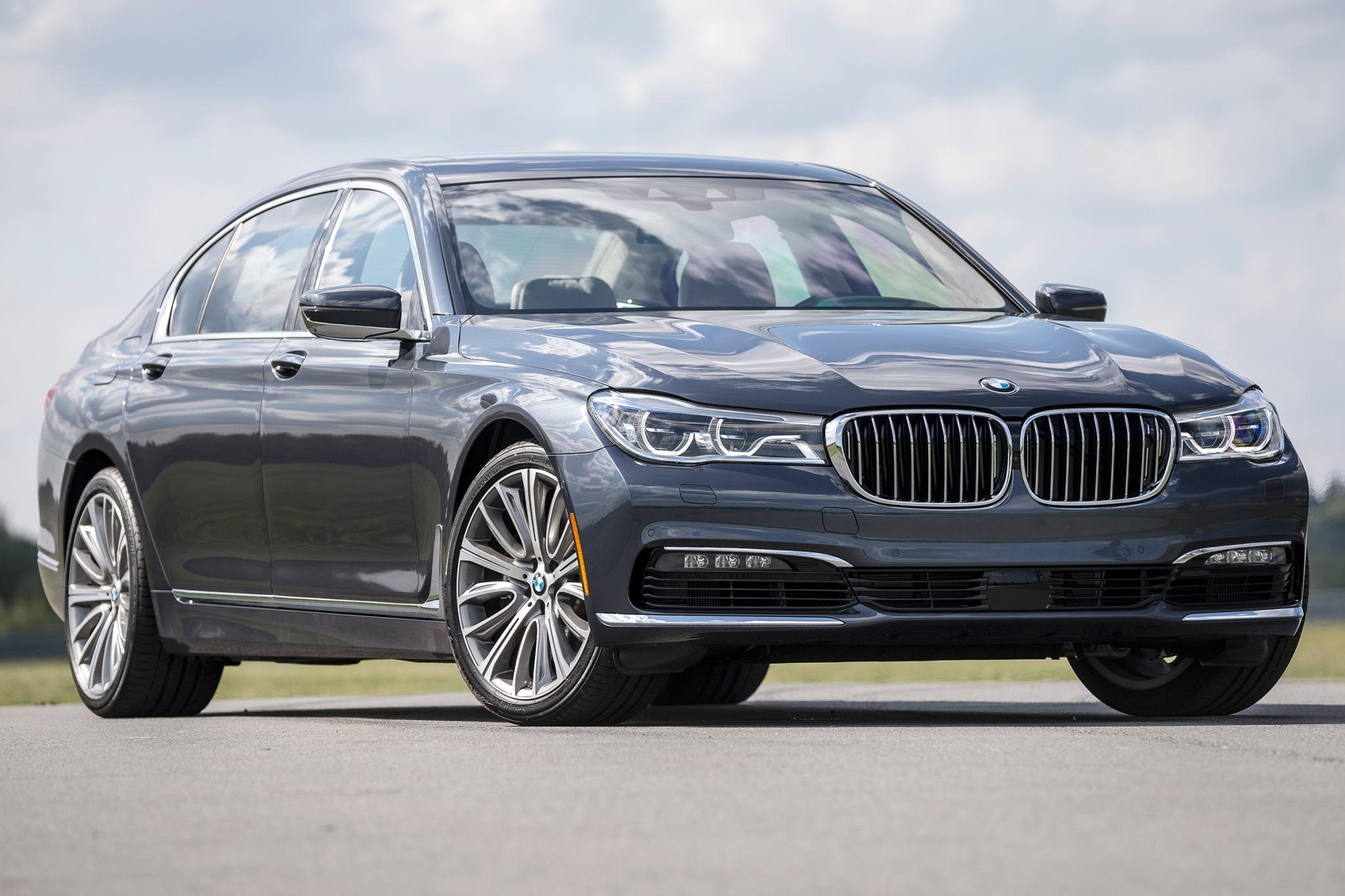 2017 BMW 7-Series VINs, Configurations, MSRP & Specs - AutoDetective